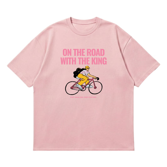 On the road with the King – Premium Oversized T-Shirt